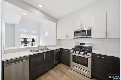 764 New Bridge Road 2L #2L, Teaneck Township, NJ 07666 - Photo 8