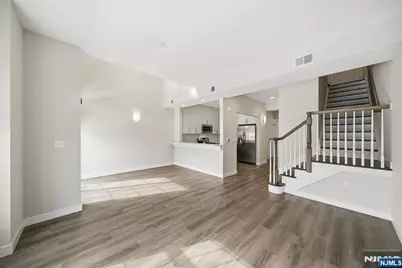 764 New Bridge Road 2L #2L, Teaneck Township, NJ 07666 - Photo 4