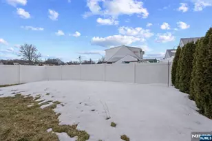 86 Hillman Dr, Elmwood Park, NJ 07407 - Photo 4