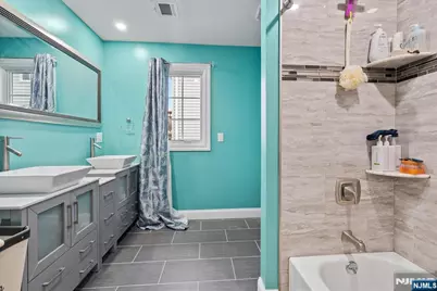 86 Hillman Drive, Elmwood Park, NJ 07407 - Photo 22