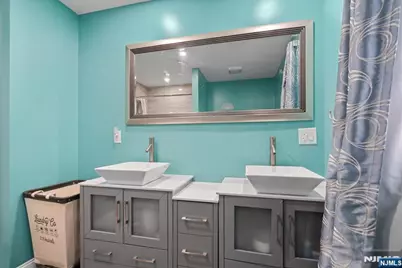 86 Hillman Drive, Elmwood Park, NJ 07407 - Photo 18