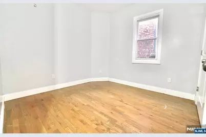 233 Bayview Avenue, Jersey City, NJ 07305 - Photo 6