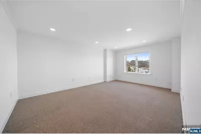 605 Hancock Court, Edgewater, NJ 07020 - Photo 16