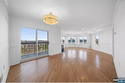 605 Hancock Court, Edgewater, NJ 07020 - Photo 4