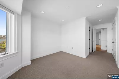 605 Hancock Court, Edgewater, NJ 07020 - Photo 24