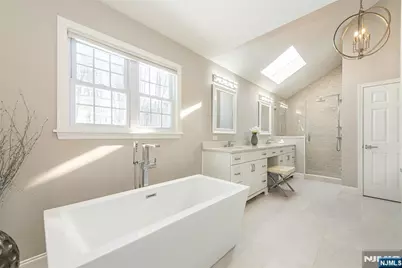 721 Somerset Street, Franklin Lakes, NJ 07417 - Photo 16