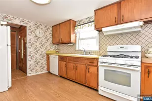 90 Emwood Dr, Emerson, NJ 07630 - Photo 8