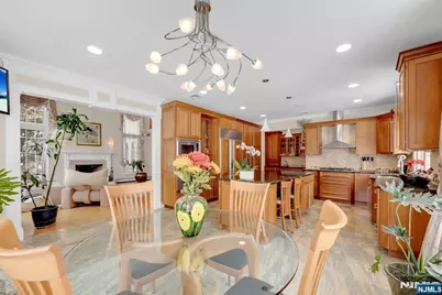 304 Blauvelt Court, Paramus, NJ 07652 - Photo 18