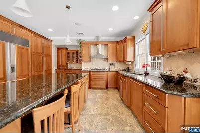 304 Blauvelt Court, Paramus, NJ 07652 - Photo 20