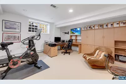 304 Blauvelt Court, Paramus, NJ 07652 - Photo 44