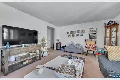 648 Milton Avenue, Lyndhurst Township, NJ 07071 - Photo 14
