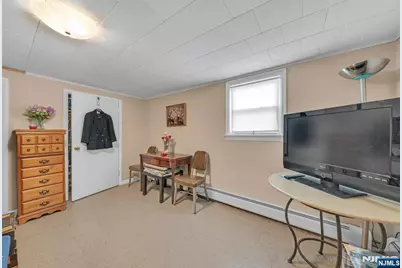 648 Milton Avenue, Lyndhurst Township, NJ 07071 - Photo 22