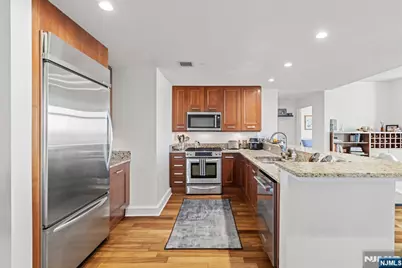 8100 River Road 716 #716, North Bergen, NJ 07047 - Photo 4