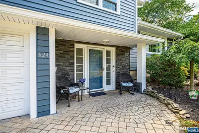 624 West Drive, Paramus, NJ 07652 - Photo 2