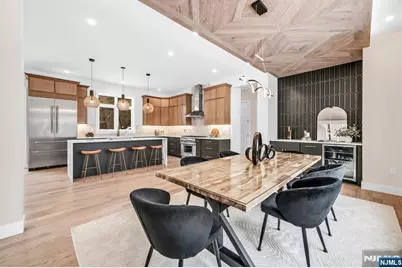 623 Alberta Drive, Paramus, NJ 07652 - Photo 8