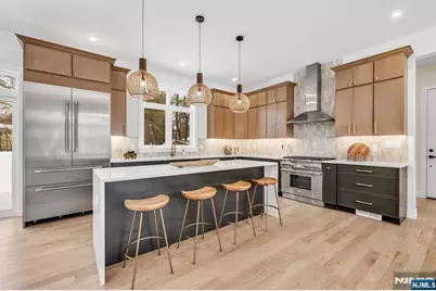 623 Alberta Drive, Paramus, NJ 07652 - Photo 12