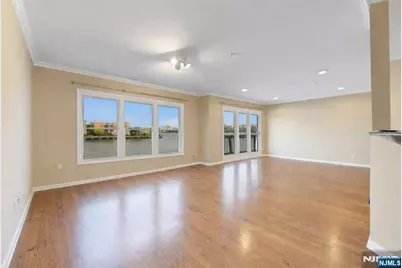 155 The Promenade, Edgewater, NJ 07020 - Photo 4