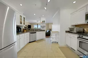 155 The Promenade, Edgewater, NJ 07020 - Photo 14