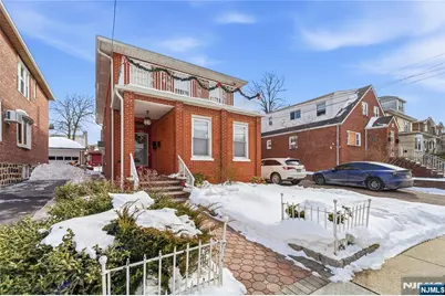 720 Grove Avenue, Cliffside Park, NJ 07010 - Photo 2
