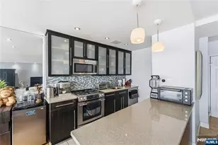 2 Horizon Road 1205, Fort Lee, NJ 07024 - Photo 8