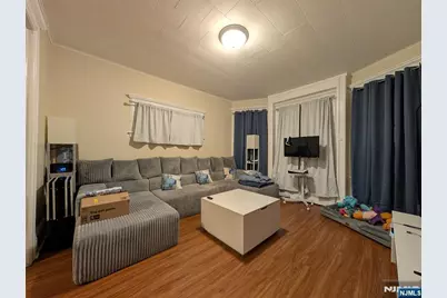 24-26 Franklin Place 1 #1, Kearny, NJ 07032 - Photo 2