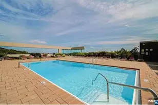 200 Old Palisade Road 18D, Fort Lee, NJ 07024 - Photo 4