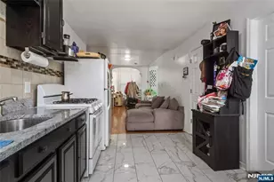 725 17th St, Union City, NJ 07087 - Photo 22