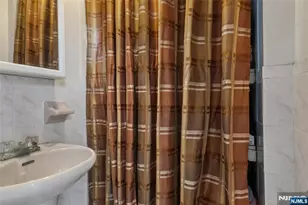 725 17th St, Union City, NJ 07087 - Photo 4