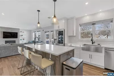 272 S Prospect Avenue, Bergenfield, NJ 07621 - Photo 10