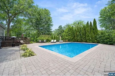 605 Gladys Court, Northvale, NJ 07647 - Photo 4