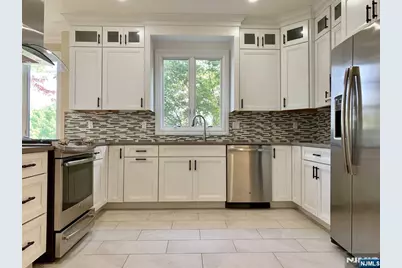 219 Roff Avenue B #B, Palisades Park, NJ 07650 - Photo 4