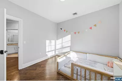 35 Marquis Court, Edgewater, NJ 07020 - Photo 18