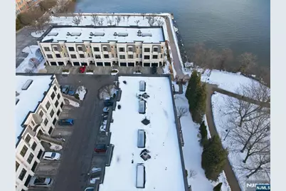 35 Marquis Court, Edgewater, NJ 07020 - Photo 48