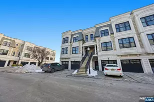 35 Marquis Ct, Edgewater, NJ 07020 - Photo 30