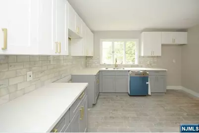 27-14 Berdan Avenue, Fair Lawn, NJ 07410 - Photo 4