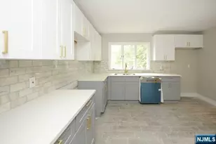 27-14 Berdan Ave, Fair Lawn, NJ 07410 - Photo 4