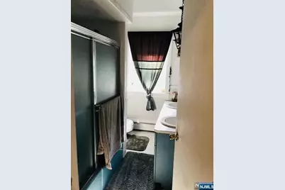 114 Doremus Avenue 2nd Floor #2nd Floor, Ridgewood, NJ 07450 - Photo 8