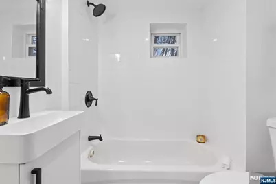 407 Park Avenue, Weehawken, NJ 07086 - Photo 18