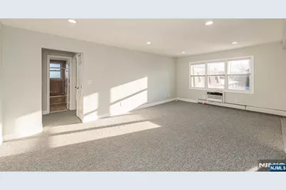 12 N End Drive, Secaucus, NJ 07094 - Photo 4