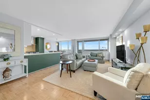 1600 Parker Ave 27J, Fort Lee, NJ 07024 - Photo 4