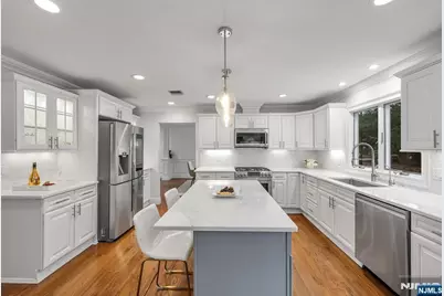 3 Stonewall Court, Woodcliff Lake, NJ 07677 - Photo 4