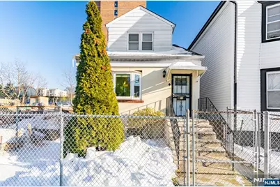 52 Oak Avenue, Irvington, NJ 07111 - Photo 2