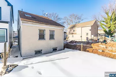 52 Oak Avenue, Irvington, NJ 07111 - Photo 16