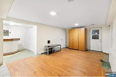 133 Cleveland Avenue, Hasbrouck Heights, NJ 07604 - Photo 12