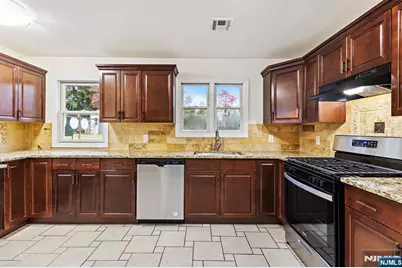 133 Cleveland Avenue, Hasbrouck Heights, NJ 07604 - Photo 4