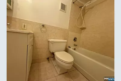 333 Grand Avenue 1A #1A, Palisades Park, NJ 07650 - Photo 4