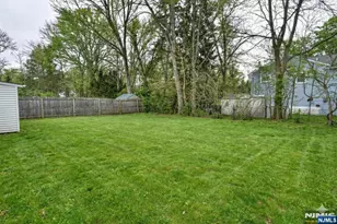 53 Lockwood Dr, Waldwick, NJ 07463 - Photo 22