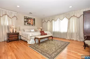 53 Lockwood Dr, Waldwick, NJ 07463 - Photo 12