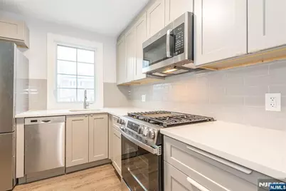 811 Inwood Terrace, Fort Lee, NJ 07024 - Photo 8