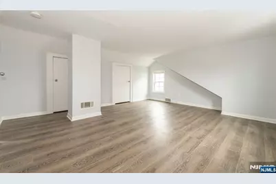 811 Inwood Terrace, Fort Lee, NJ 07024 - Photo 4